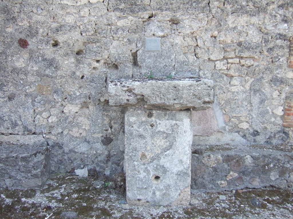 VII.7.22 Pompeii. December 2005. Street altar, looking south.