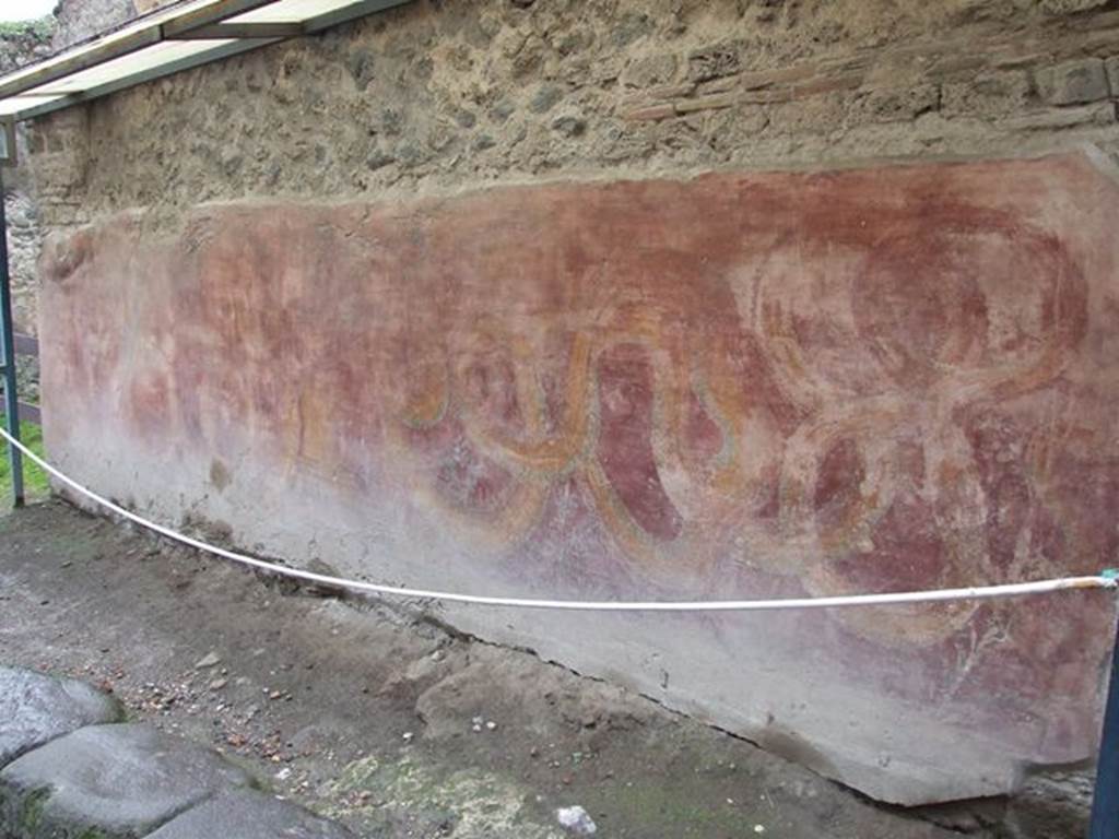 VII.11.13 Pompeii. December 2005. Painted street shrine on outside wall.