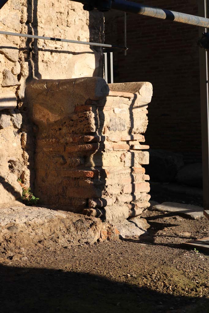 Street altar outside IX.12.7, Pompeii. December 2018.
Looking towards west side of street altar. Photo courtesy of Aude Durand.