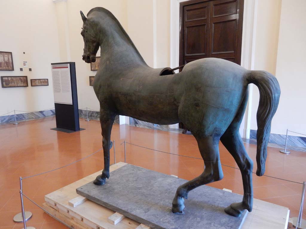 Arch of Caligula, Pompeii. June 2019. Detail of bronze horse.
Now in Naples Archaeological Museum. Photo courtesy of Buzz Ferebee.