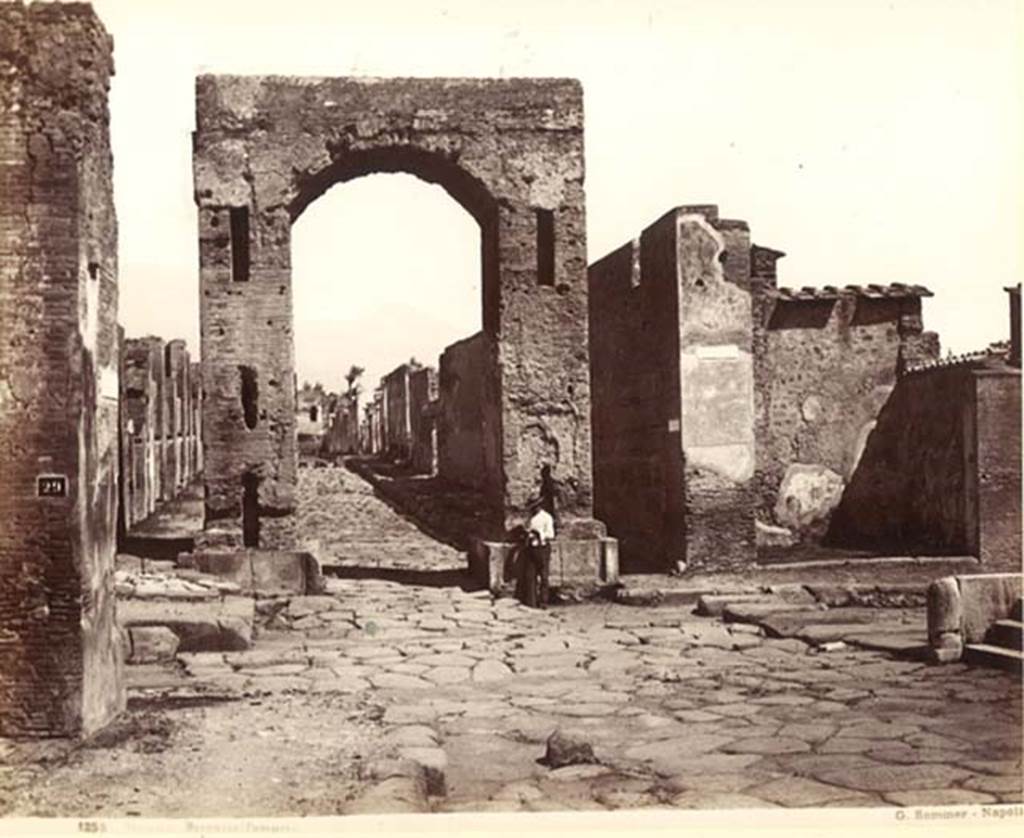 Arch of Caligula. c.1880-1890. G. Sommer no. 1255. Looking north from Via del Foro through the Arch of Caligula towards Via di Mercurio. Photo courtesy of Rick Bauer.