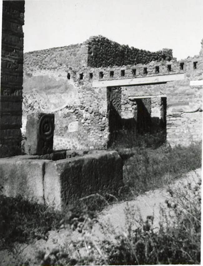 10223-warscher-codex-141-640.jpg
Fountain at 1.5.2, Pompeii. 1936, taken by Tatiana Warscher.
Looking north-west across fountain towards entrance doorway of I.2.23 on Vicolo del Conciapelle. See Warscher T., 1936. Codex Topographicus Pompeianus: Regio I.1, I.5. (no. 35), or Reg. I.2 (no.42), Rome: DAIR, whose copyright it remains.