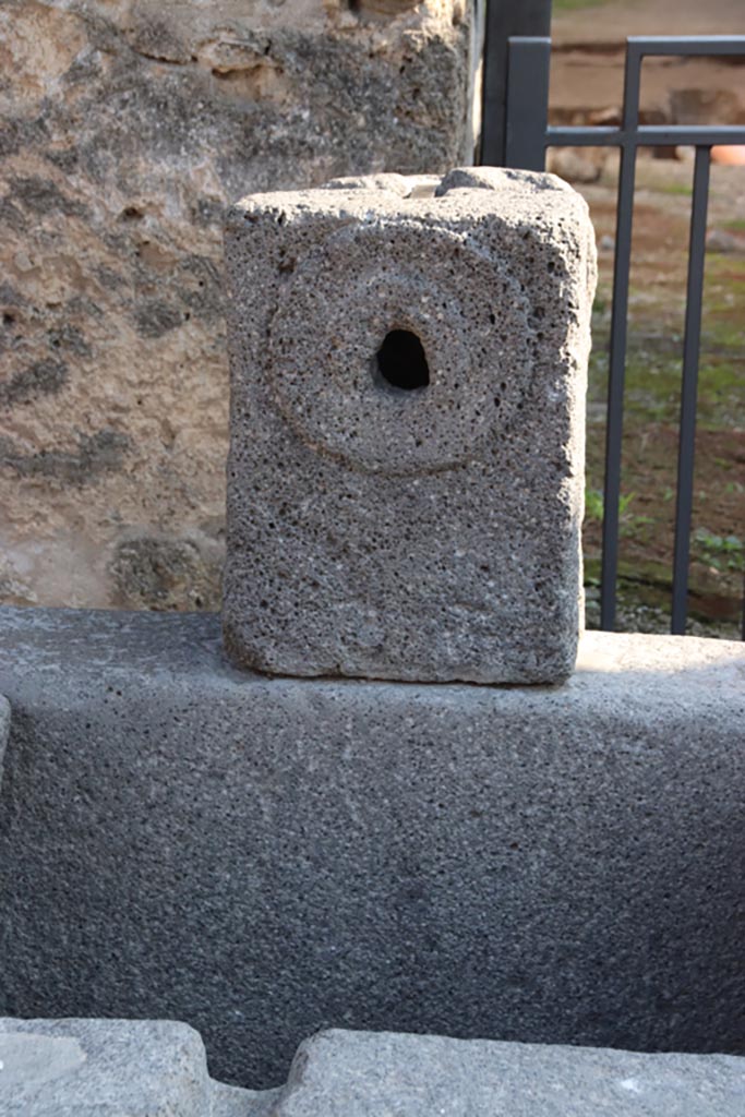 Fountain outside I.16.4 Pompeii. October 2022.
Detail of fountain head, described as with “patera” or plate. Photo courtesy of Klaus Heese.