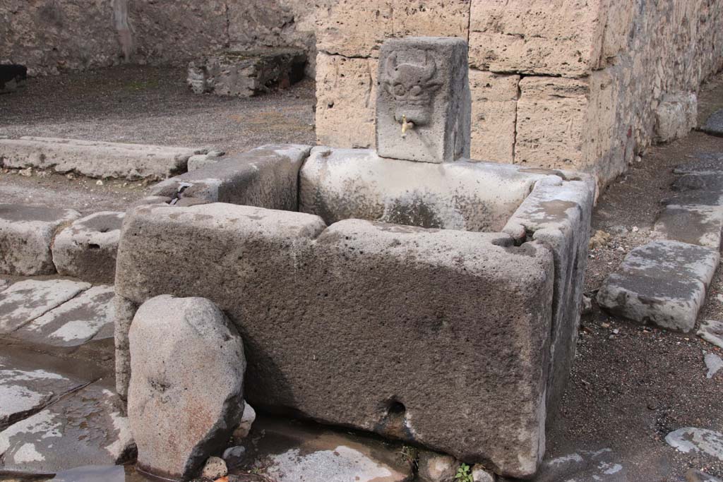 Fountain outside VI.13.7 on north side of Via della Fortuna. October 2020. Photo courtesy of Klaus Heese.