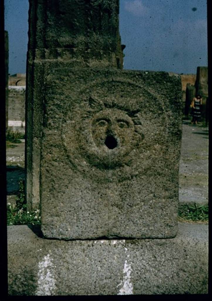 Outside VIII.2.11, Pompeii. Face of gorgon on fountain on Via delle Scuole.
Photographed 1970-79 by Günther Einhorn, picture courtesy of his son Ralf Einhorn.