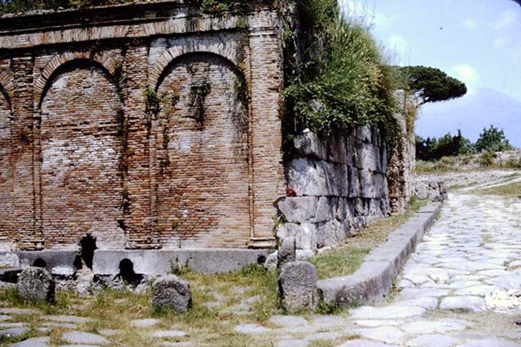 Castellum Aquae, Pompeii. 1964. Looking north, with Vesuvian Gate on the right. Photo by Stanley A. Jashemski.
Source: The Wilhelmina and Stanley A. Jashemski archive in the University of Maryland Library, Special Collections (See collection page) and made available under the Creative Commons Attribution-Non Commercial License v.4. See Licence and use details.
J64f1619