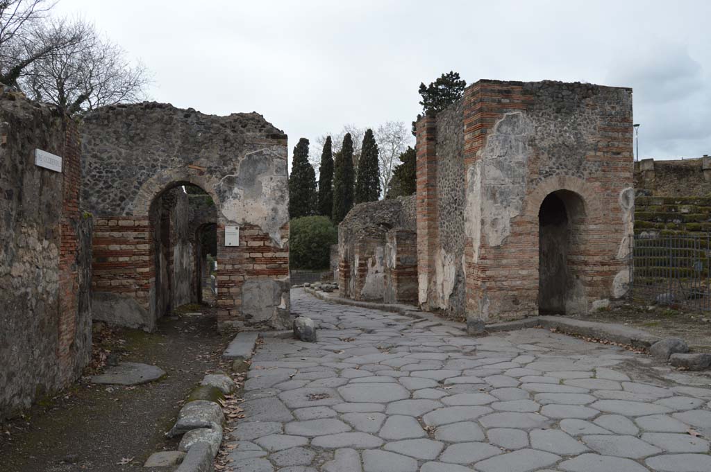 Porta Ercolano or Herculaneum Gate. March 2018. Looking north from inside the city.
Foto Taylor Lauritsen, ERC Grant 681269 DÉCOR