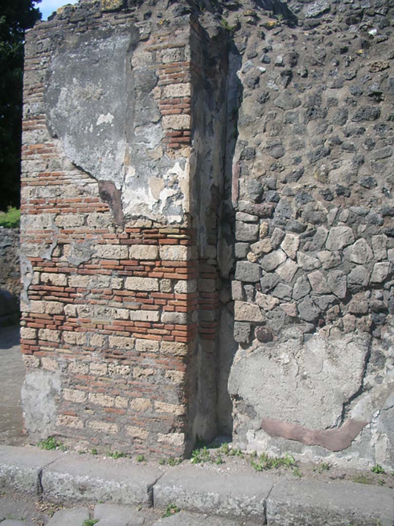 Porta Ercolano or Herculaneum Gate, Pompeii. May 2010.
East side of gate at north end. Photo courtesy of Ivo van der Graaff.