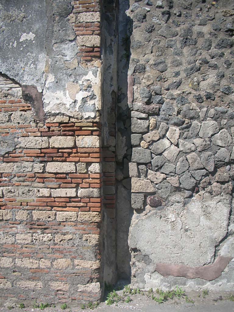 Porta Ercolano or Herculaneum Gate, Pompeii. May 2010.
Detail from east side of gate at north end, area of “portcullis”. Photo courtesy of Ivo van der Graaff.