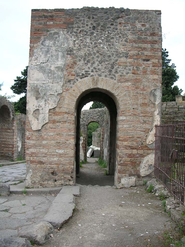 Porta Ercolano or Herculaneum Gate, Pompeii. May 2010.
Looking north through east side of gate from south end. Photo courtesy of Ivo van der Graaff.