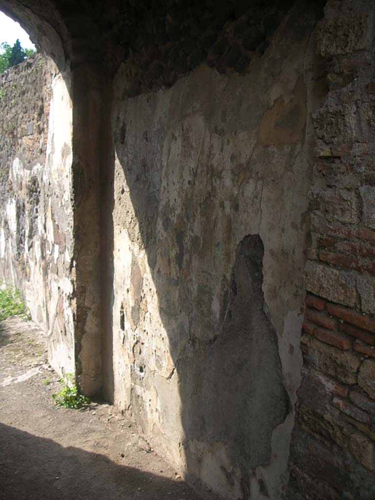 Porta Ercolano or Herculaneum Gate, Pompeii. May 2010.
Looking north along south end on east side of gate. Photo courtesy of Ivo van der Graaff.