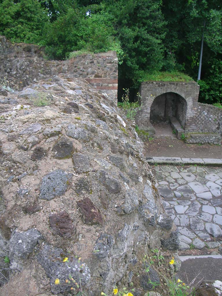 Porta Ercolano or Herculaneum Gate, Pompeii. May 2010.
Looking west across top of north end of gate. Photo courtesy of Ivo van der Graaff.