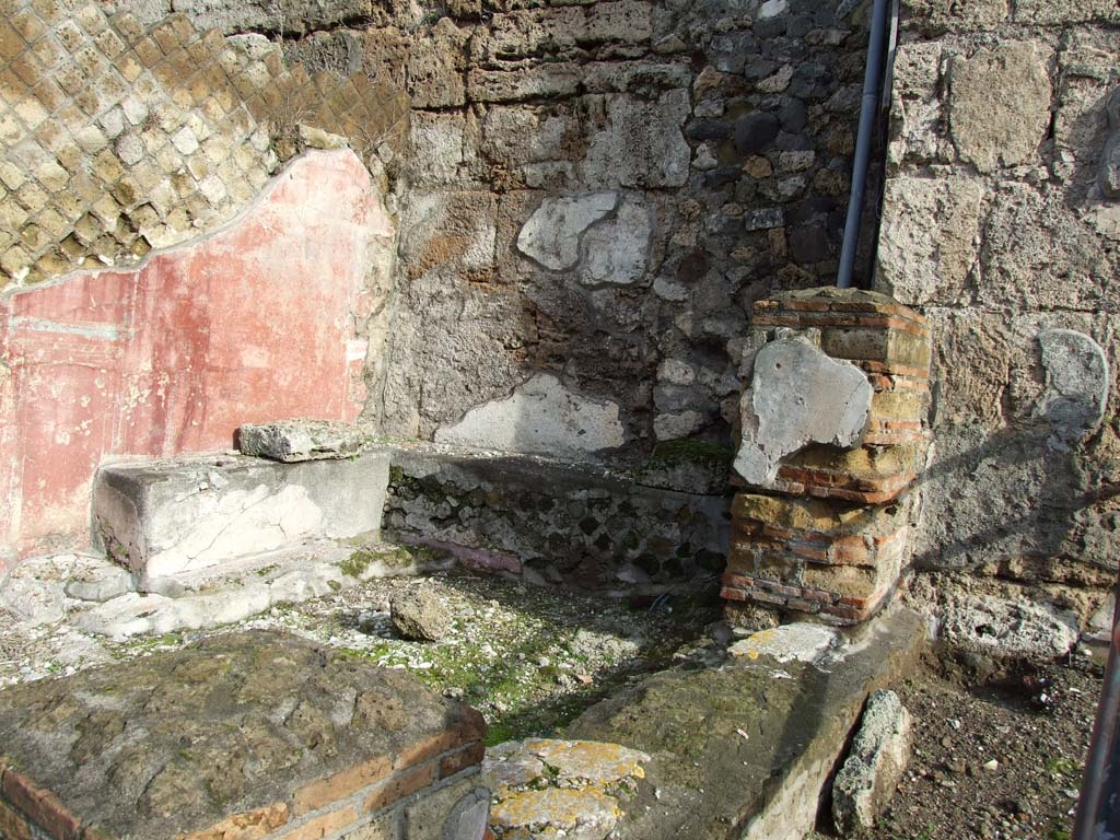 Pompeii Porta Marina. December 2006. Benches on left (north) of gate.