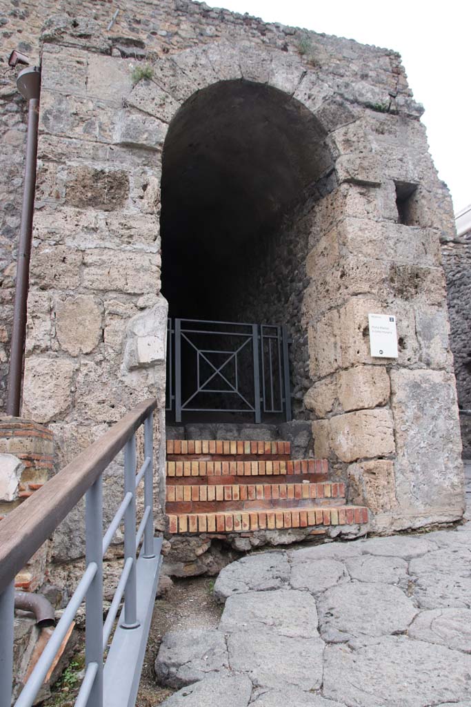 Pompeii Porta Marina. October 2020. Pedestrian tunnel steps. Photo courtesy of Klaus Heese.