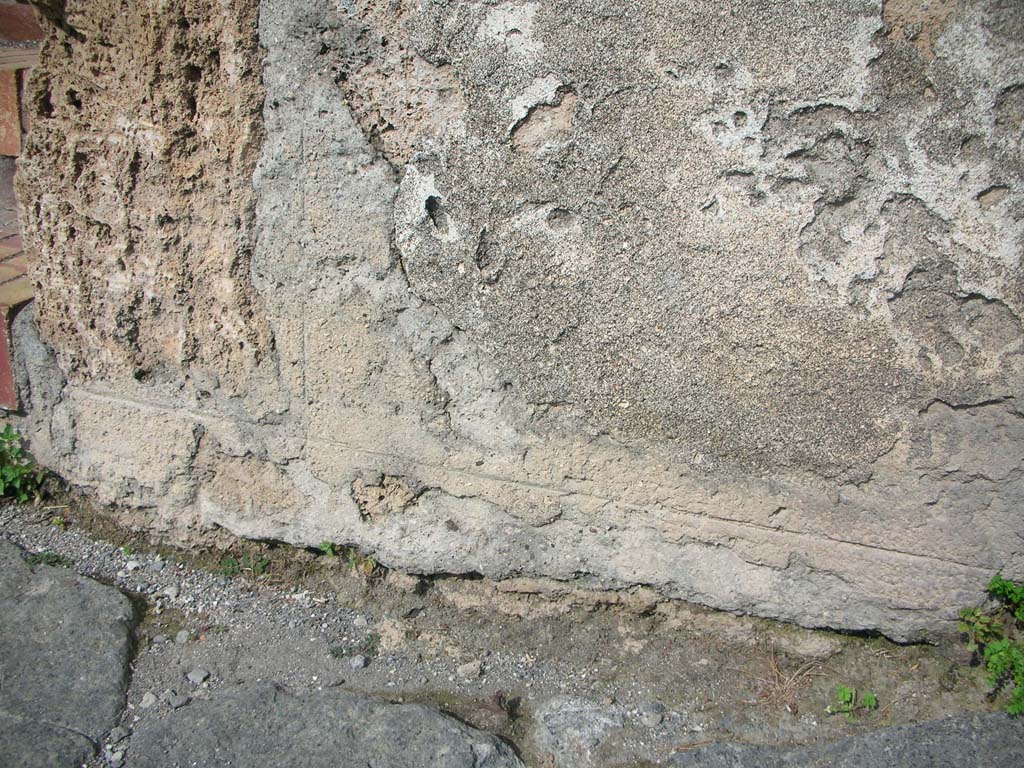 Porta Marina, Pompeii. May 2011.
Lower pilaster on south side of pedestrian tunnel with remaining plaster. Photo courtesy of Ivo van der Graaff.