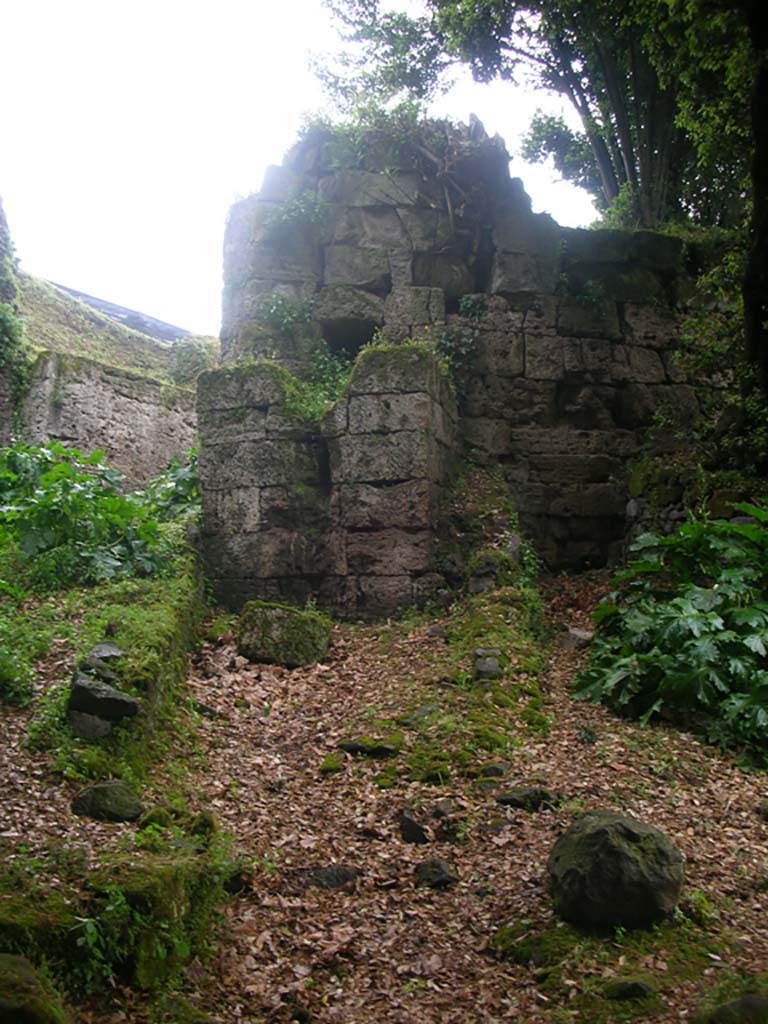 Nola Gate, Pompeii. May 2010.
Outlet from drain at east end of north wall. Photo courtesy of Ivo van der Graaff.