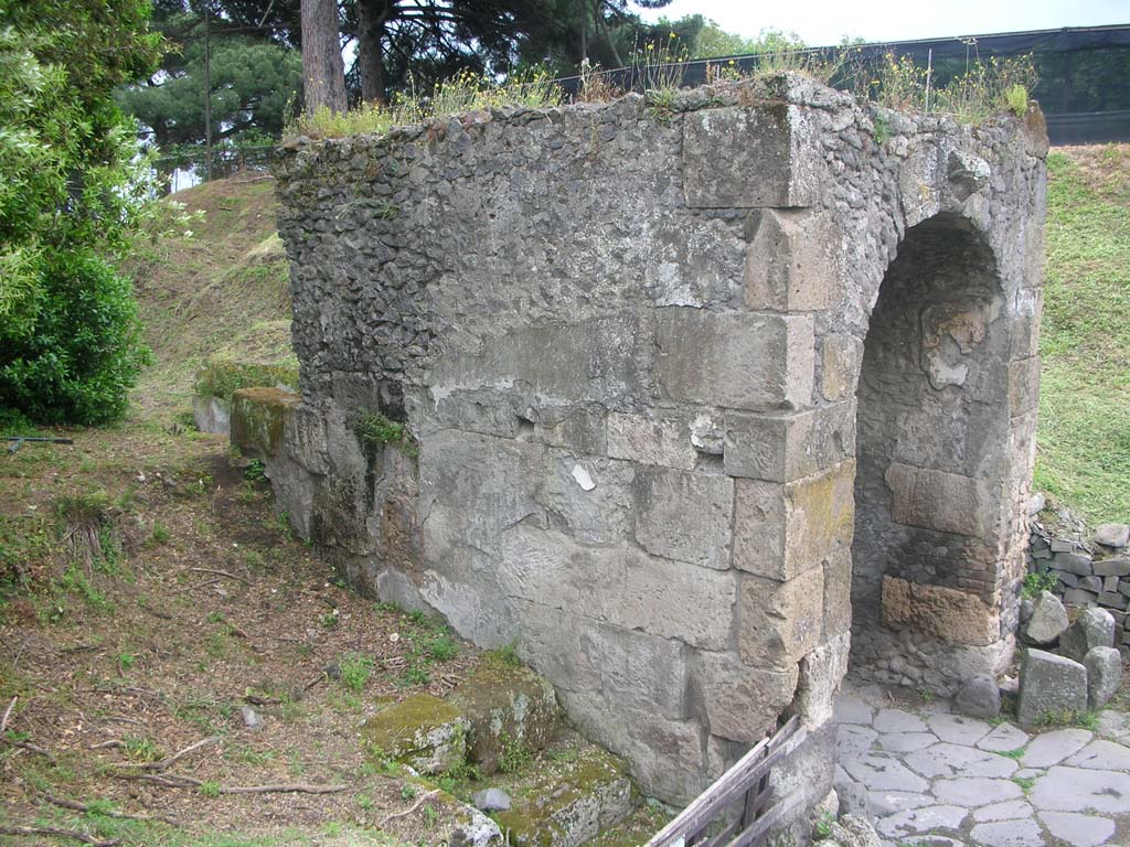 Nola Gate, Pompeii. May 2010. Steps against north exterior wall of west end of gate. Photo courtesy of Ivo van der Graaff.