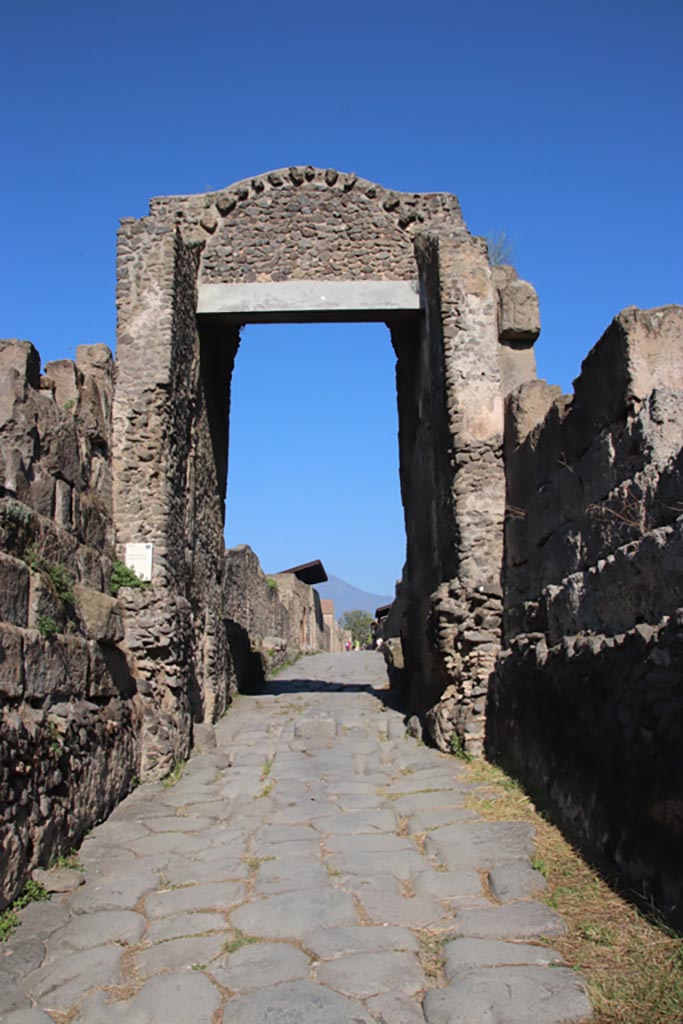 Pompeii Porta di Nocera. October 2022.
Looking north through gate onto Via di Nocera. Photo courtesy of Klaus Heese.
