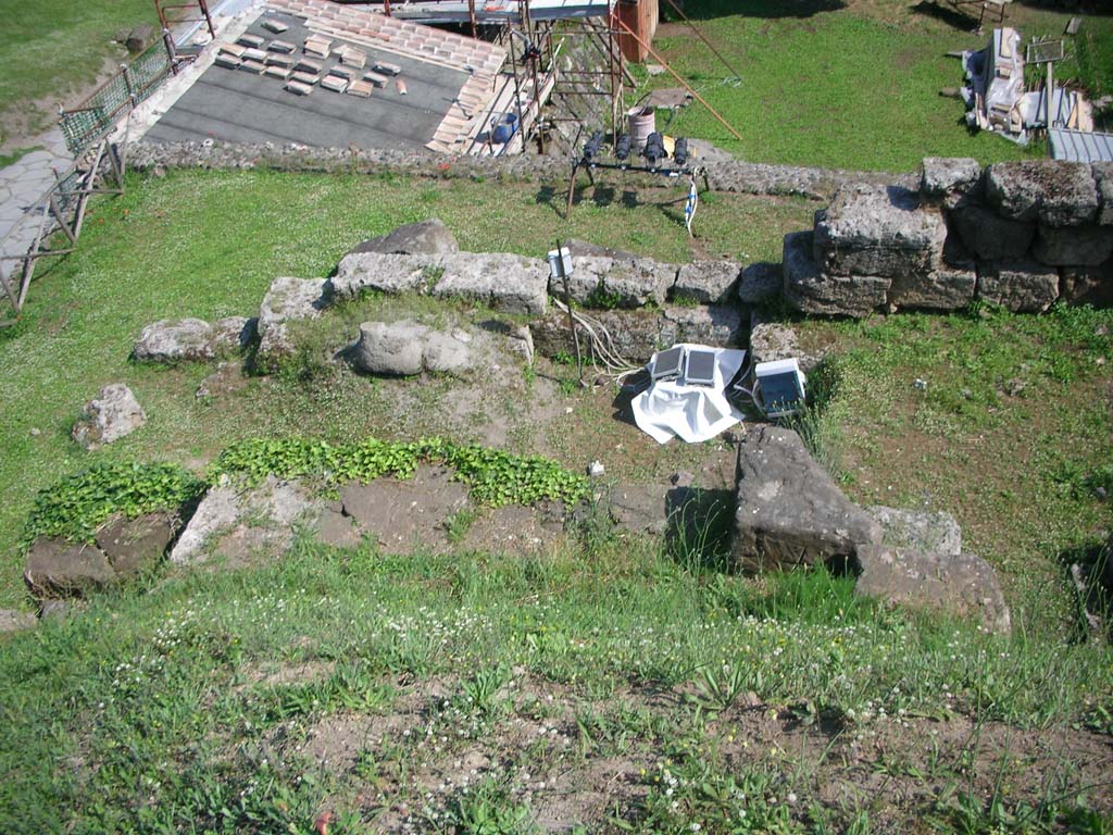 Porta di Nocera or Nuceria Gate, Pompeii. May 2010.
South-west side of gate, looking south towards city walls from agger on west side. Photo courtesy of Ivo van der Graaff.