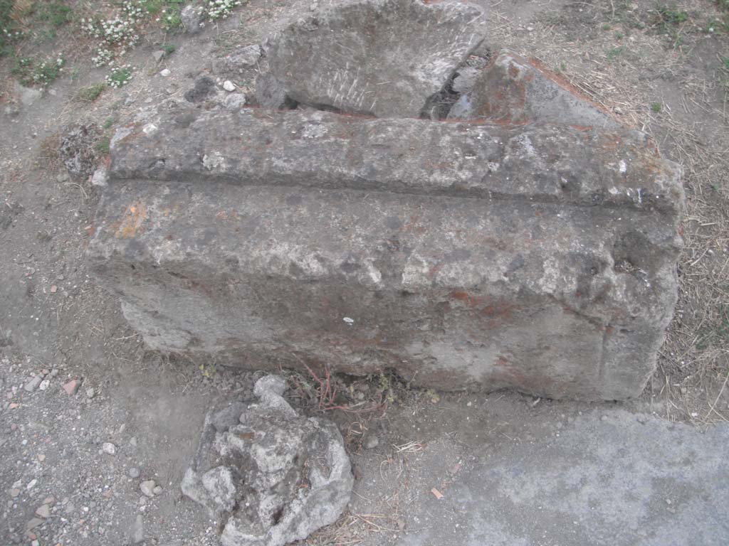 Porta Nocera, Pompeii. May 2011.
Detail of Merlon capping stone on east side of roadway at south end. Photo courtesy of Ivo van der Graaff.