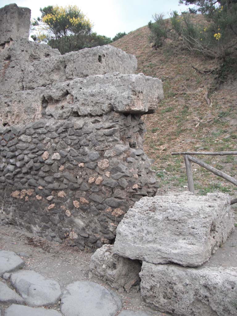 Porta di Nocera or Nuceria Gate, Pompeii. May 2011.
East side of gate. Photo courtesy of Ivo van der Graaff.