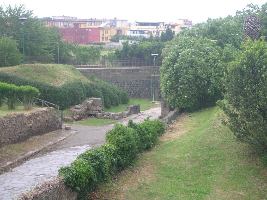 Porta di Sarno or Sarnus Gate. May 2010. Looking towards remains of north side of Gate. Photo courtesy of Ivo van der Graaff.