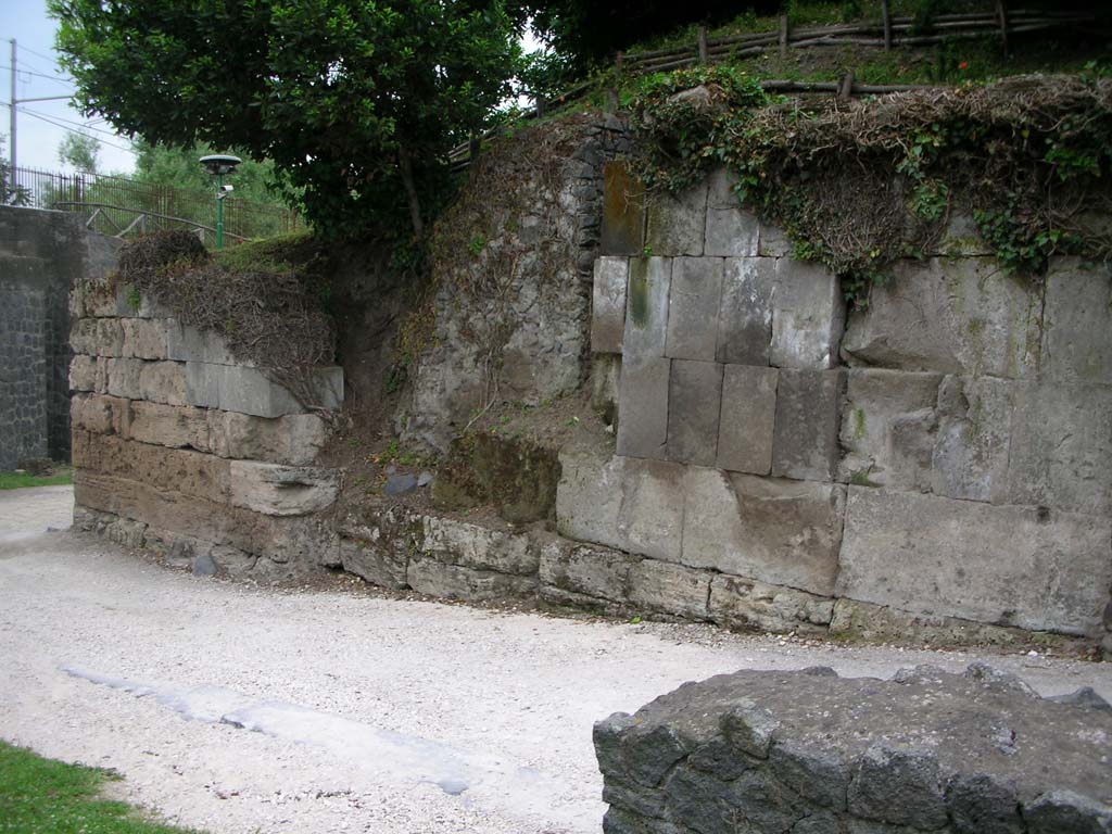 Porta di Sarno or Sarnus Gate. May 2010. Looking east along south side of gate. Photo courtesy of Ivo van der Graaff.