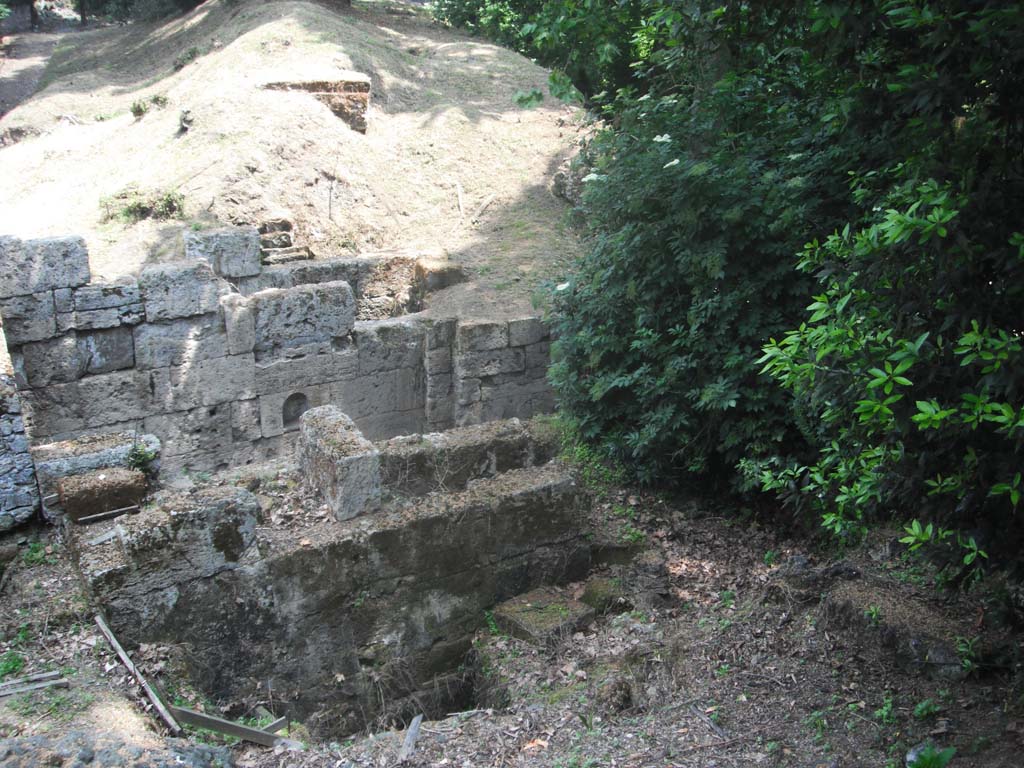 Porta Stabia, Pompeii. May 2011.
Looking south-east from upper west side, continuation from above. Photo courtesy of Ivo van der Graaff.