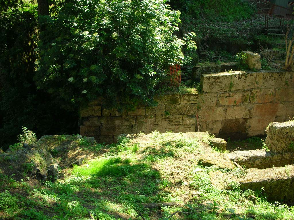 Porta Stabia, Pompeii. May 2010.
Looking towards west wall of gate, from upper east side of gate. Photo courtesy of Ivo van der Graaff.