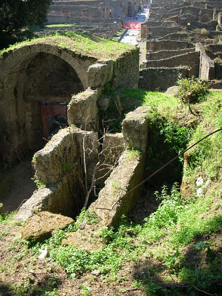 Porta Stabia, Pompeii. May 2010.
Looking north along east side of gate. Photo courtesy of Ivo van der Graaff.