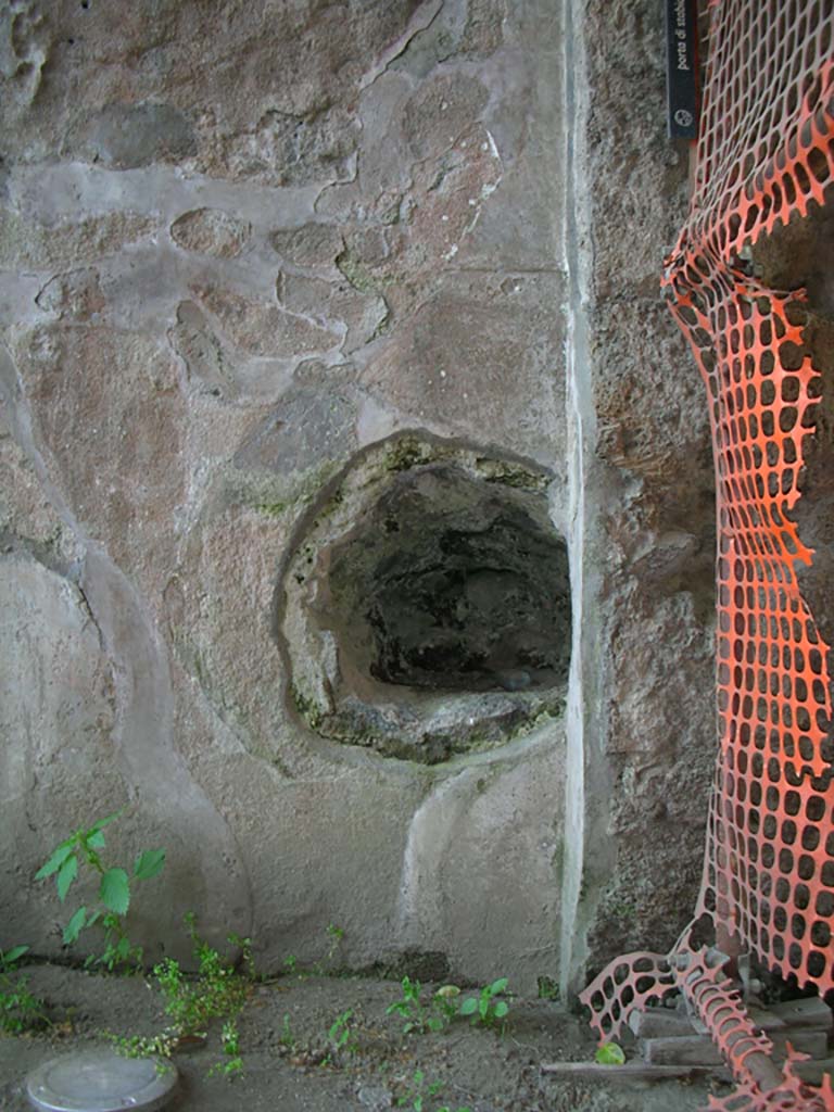 Porta Stabia, Pompeii. May 2010.
Detail from east side of gate at north end. Photo courtesy of Ivo van der Graaff.