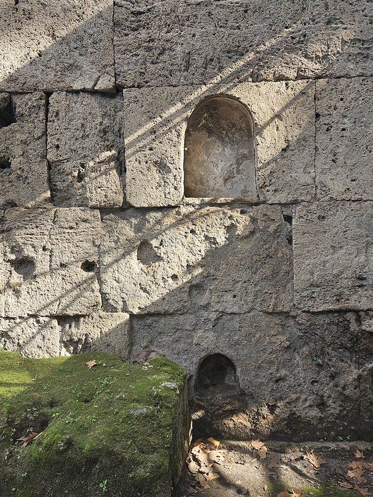 Porta Stabia, Pompeii. November 2024.
Looking towards two niches set into east wall. Photo courtesy of Annette Haug.