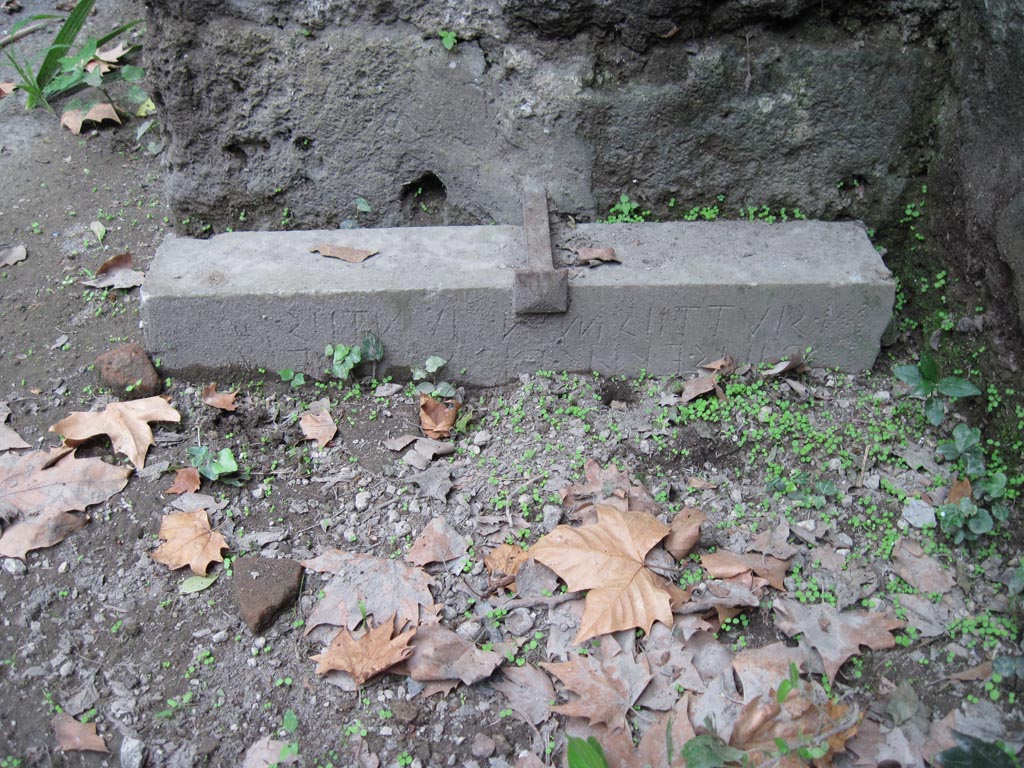 Pompeii Stabian Gate. September 2010. Oscan inscription on marble slab on west side.