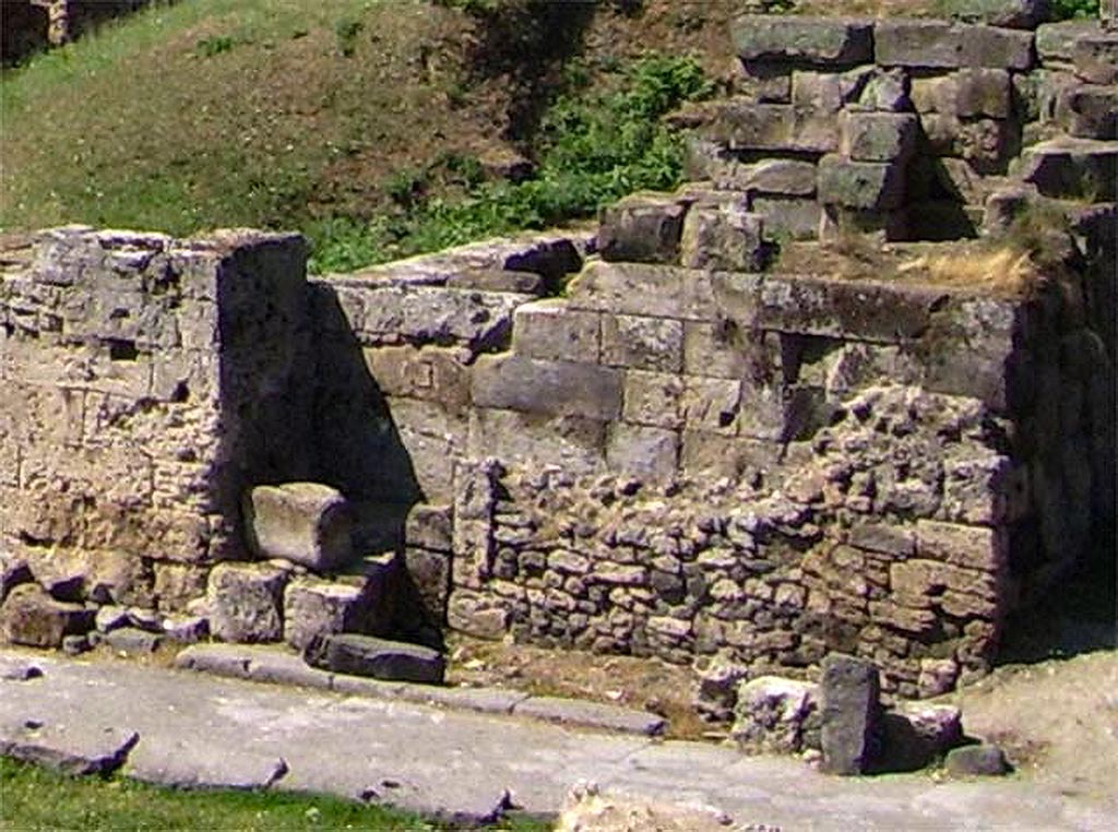 Vesuvian Gate Pompeii. May 2006.
Behind area C at north-west corner of lower area of gate is a hollow rectangular walled area, above it – the remains of a tower.