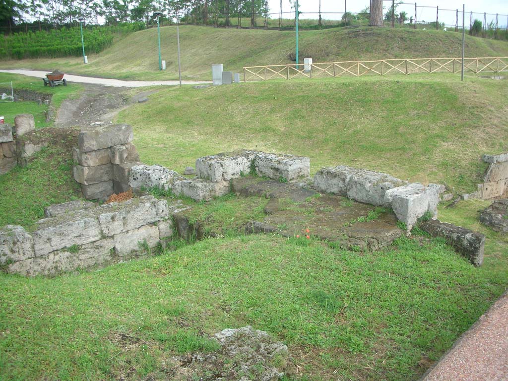 Vesuvian Gate, Pompeii. May 2010.
Looking north-east across upper area on west side of gate, from near upper Castellum Aquae. Photo courtesy of Ivo van der Graaff.