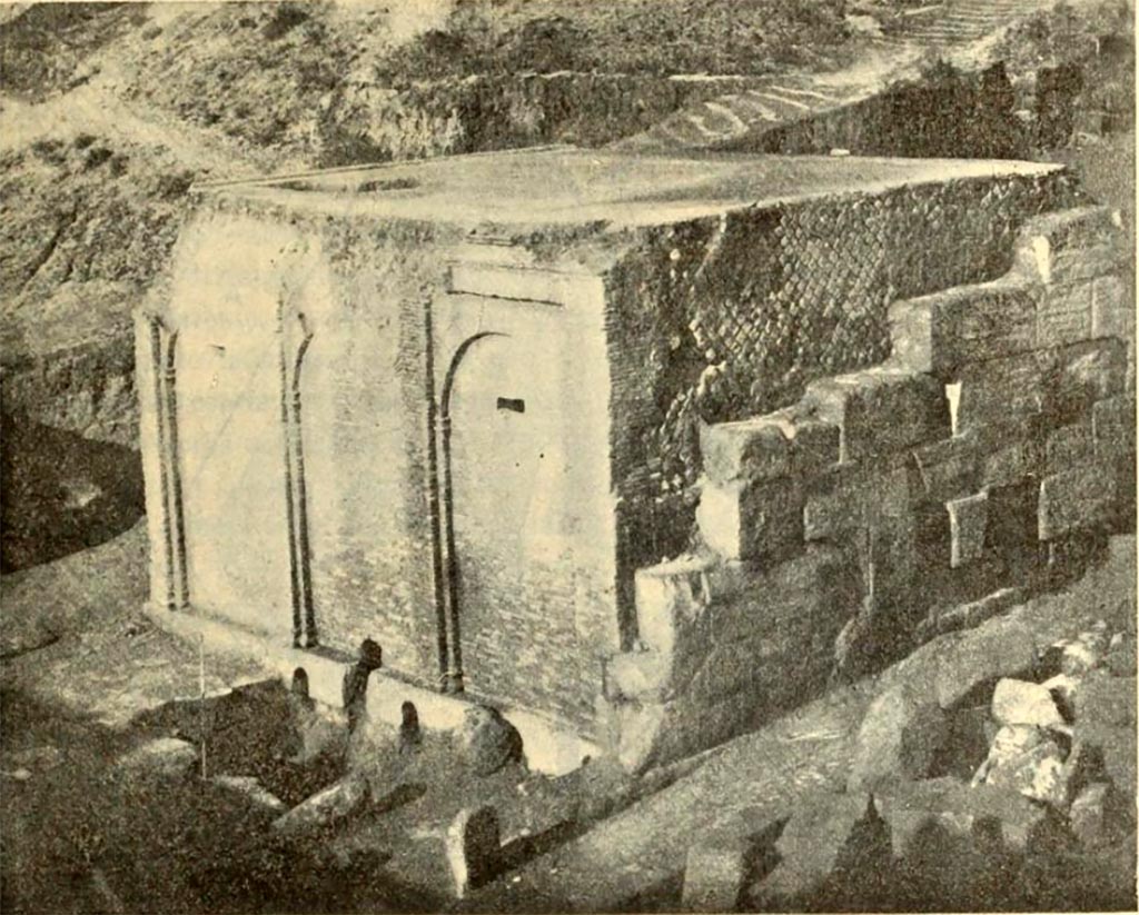 Pompeii Porta del Vesuvio and Castellum Aquae. 1903 photo of water tower and gate after excavation.
The walls of the gate are older than the Castellum Aquae which had been cut into them.
See Notizie degli Scavi di Antichità, 1903, p. 28, fig. 3.
See Notizie degli Scavi di Antichità, 1906, p. 97-100.