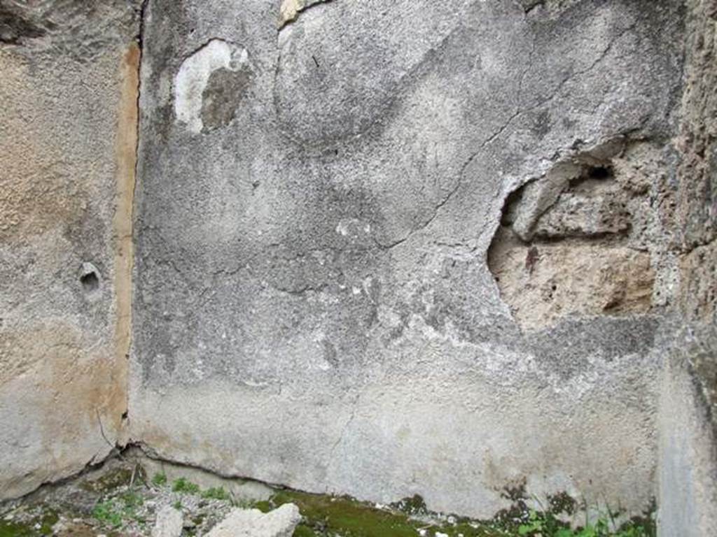 VII.9.47 Pompeii. March 2009. Wall above Sacellum.