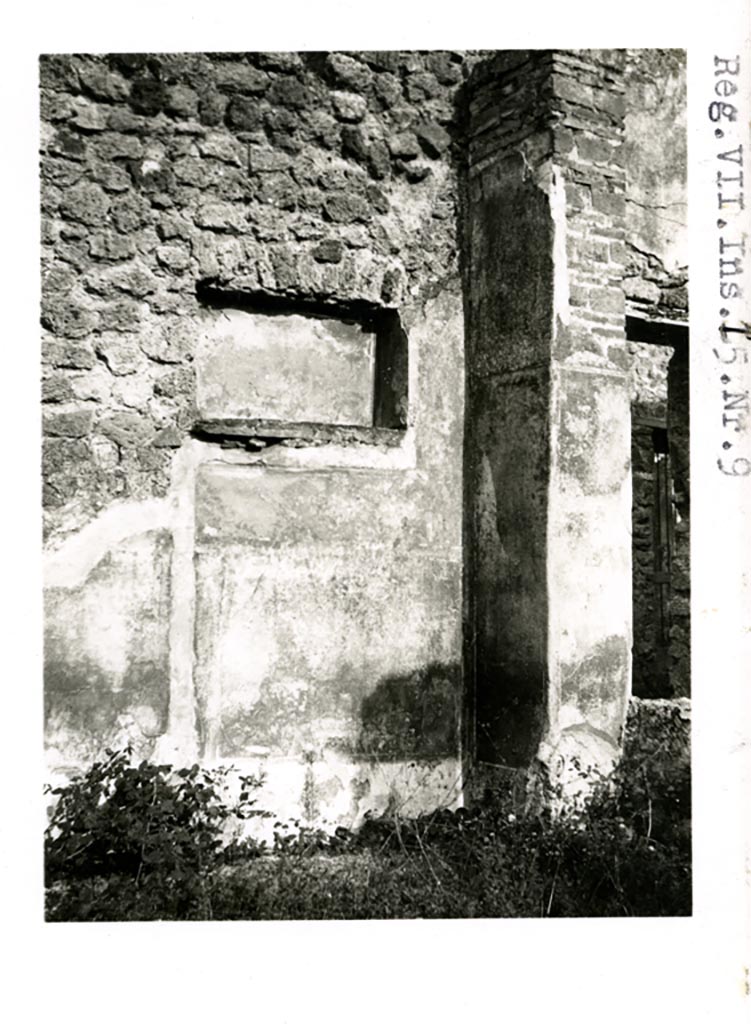 VII.15.12 Pompeii but shown as VII.15.9 on photo. Pre-1937-39.
Looking towards rectangular niche in east wall of the atrium/or triclinium.
The doorway, on the right, would be VII.15.11, the garden entrance.
Photo courtesy of American Academy in Rome, Photographic Archive. Warsher collection no. 1900