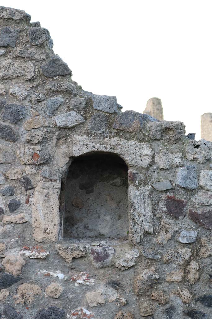 VII.16.7, Pompeii. December 2018.
Looking towards niche on west wall at north end. Photo courtesy of Aude Durand.