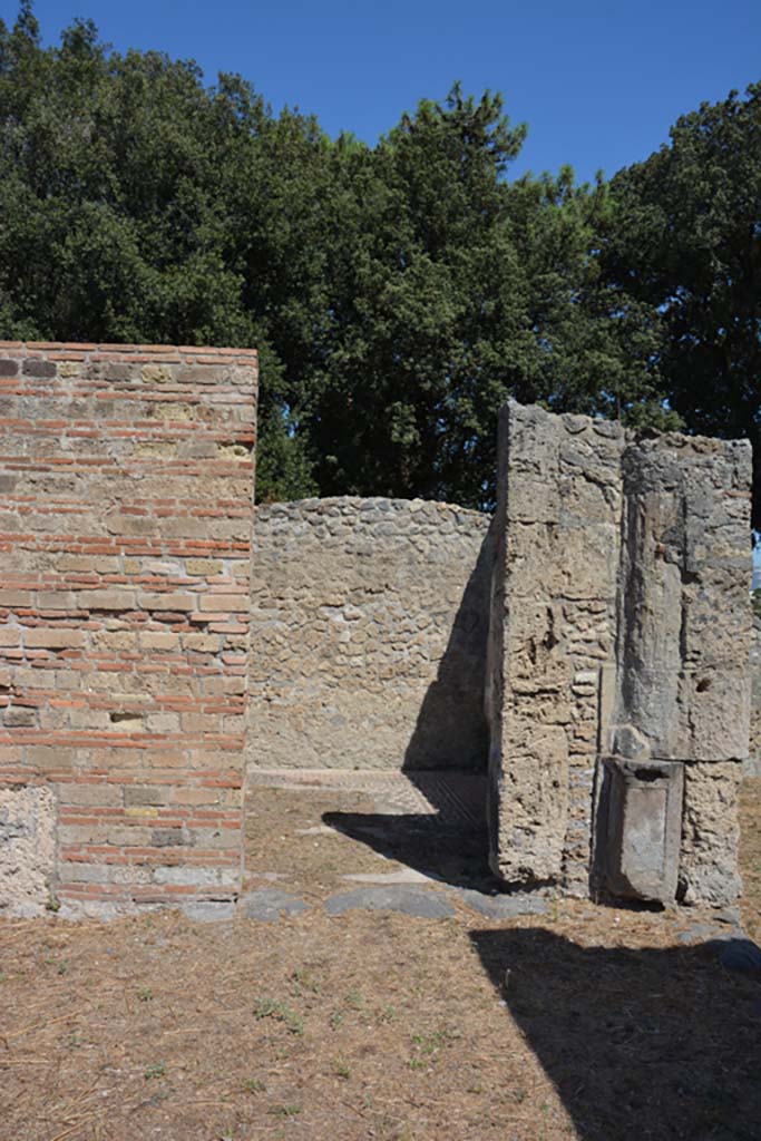 VIII.2.39 Pompeii. September 2019. Doorway to room c on east side of entrance corridor.
Foto Annette Haug, ERC Grant 681269 DÉCOR