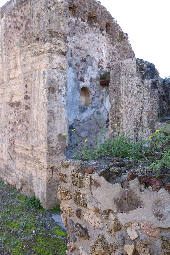 VIII.4.15 Pompeii December 2018.
Room 10, looking through doorway to south wall with niche. Photo courtesy of Aude Durand.
