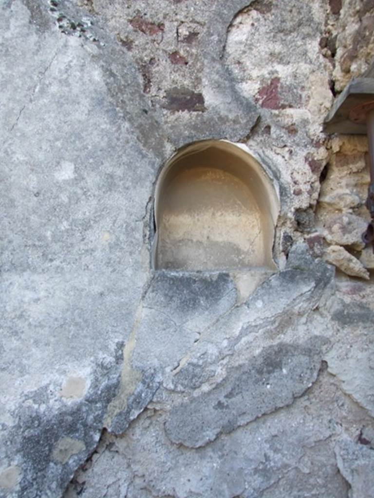 VIII.4.15 Pompeii. March 2009. Room 10. Niche on south wall.