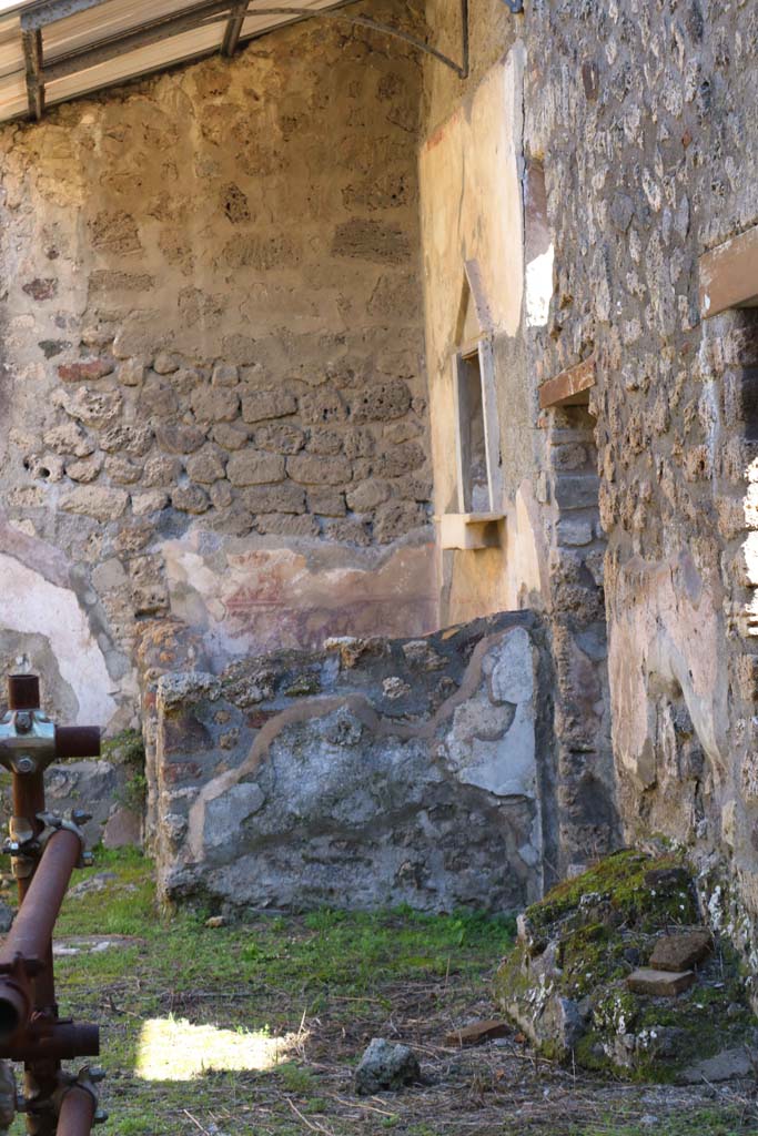 IX.8.a Pompeii. February 2020.
Looking east from doorway towards lararium. Photo courtesy of Aude Durand.