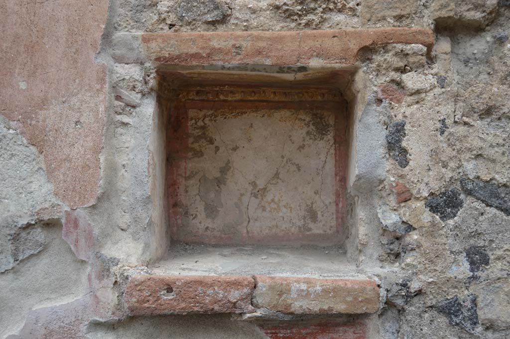 II.2.3 Pompeii. October 2017. Niche on east wall.
Foto Taylor Lauritsen, ERC Grant 681269 DÉCOR.