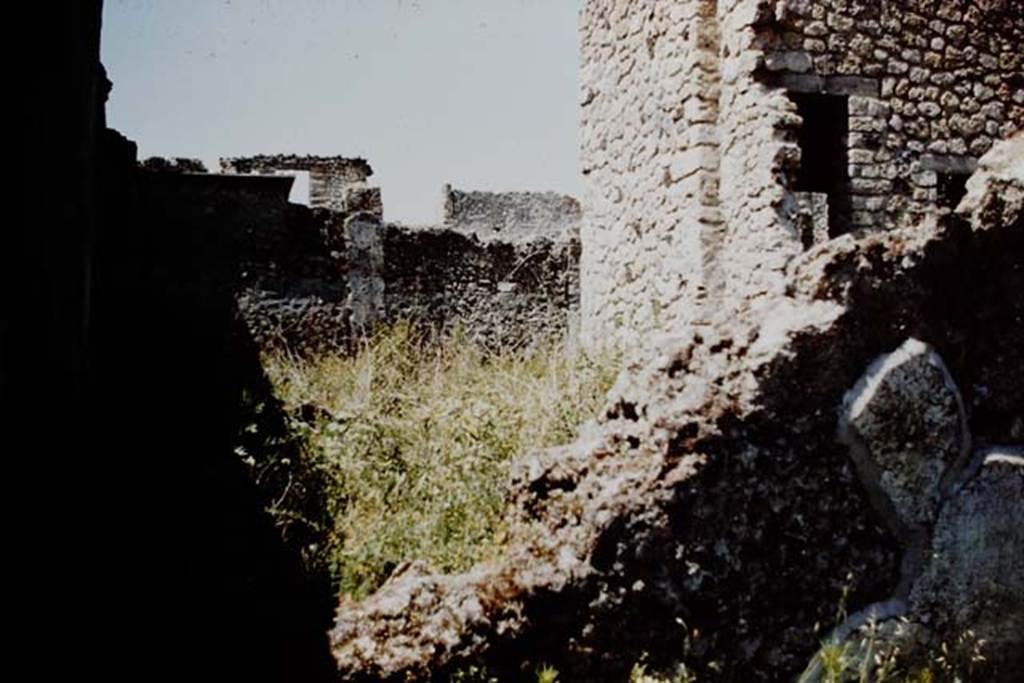 PL.8A. Pompeii. 1961. Photo by Stanley A. Jashemski.
Source: The Wilhelmina and Stanley A. Jashemski archive in the University of Maryland Library, Special Collections (See collection page) and made available under the Creative Commons Attribution-Non Commercial License v.4. See Licence and use details.
J61f0263
(possibly in Reg. I, perhaps I.8, I,11, I.12 or I.13; the following photo below is from the same location).