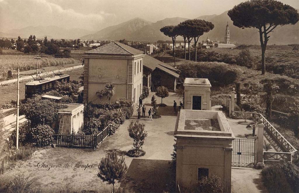H10. The station was opened with the line in 1904 and was known as Pompei, then Pompei Scavi and then Pompei Valle.
Originally it had a small passenger building with ticket office, from which it was possible to access the area of archaeological excavations through Porta di Nola.
Its isolated position led to poor usage and, after the station building was demolished, traveller movement became almost nil and it was closed in the early 2000s.
See http://www.lestradeferrate.it/63pompei/63pompeiv.htm