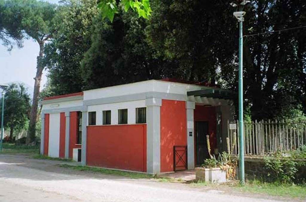 H.11. Old Porta Nola entrance to Pompeii Scavi and old restaurant building. June 2010. Photo courtesy of Rick Bauer.