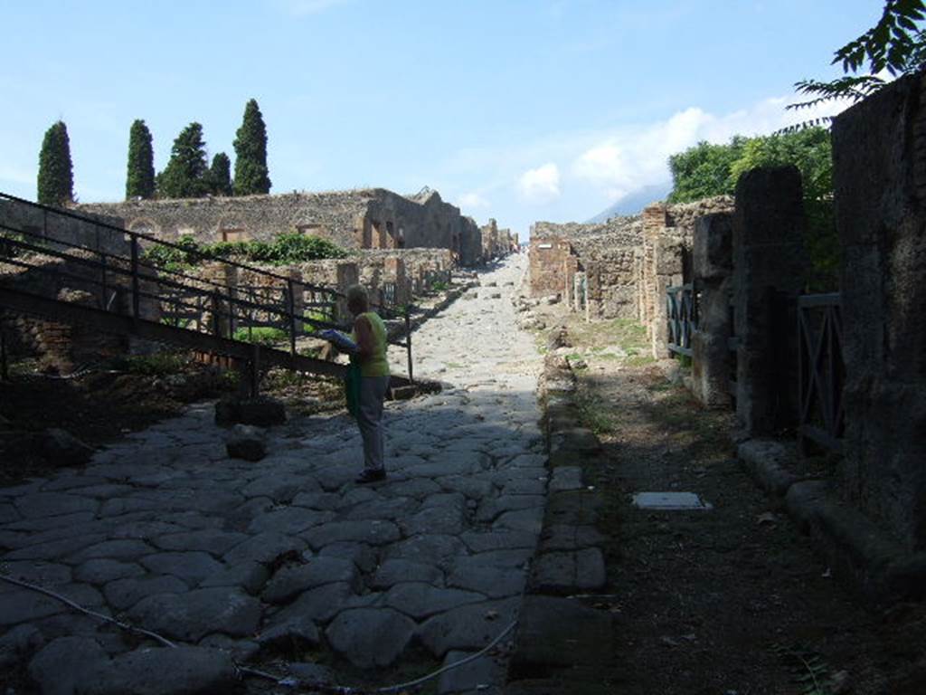 VIII.7 Pompeii. September 2005. Via Stabiana from Stabian Gate looking north I.1.1