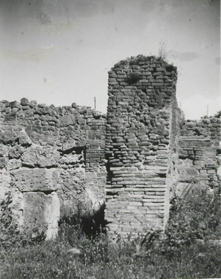 10103-4-warscher-codex-9-640.jpg
I.1.3-4 Pompeii. 1936, taken by Tatiana Warscher. Looking north from entrance room of I.1.3 towards doorway into rear room of I.1.4
See Warscher T., 1936. Codex Topographicus Pompeianus: Regio I.1, I.5, (introduzione C). Rome: DAIR, whose copyright it remains.
.