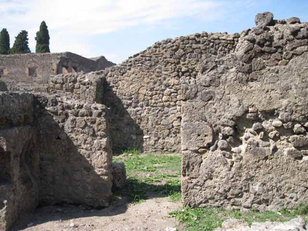 I.1.4 Pompeii. September 2010. Doorway in north wall leading to I.1.5.
Photo courtesy of Drew Baker.